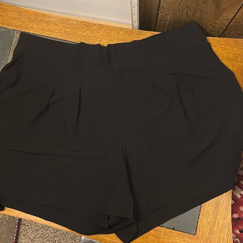 Torrid dress shorts size 24